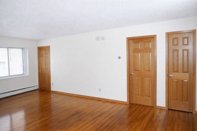 Building Photo - 319-8TH