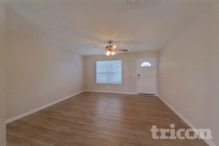 Building Photo - 9514 Parkridge Dr
