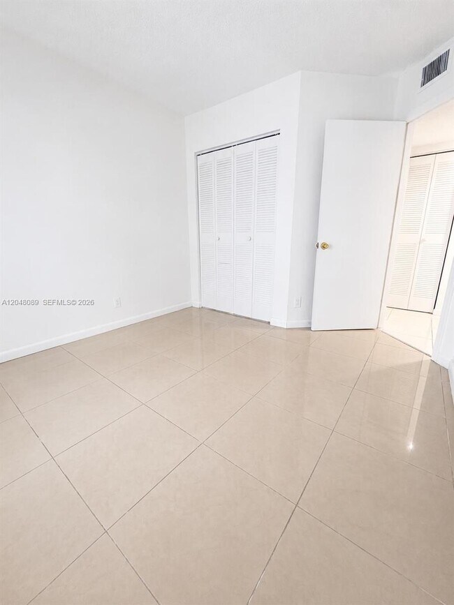 Building Photo - 8305 Royal Palm Blvd