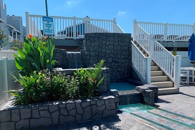 Building Photo - 3506 Cove View Blvd