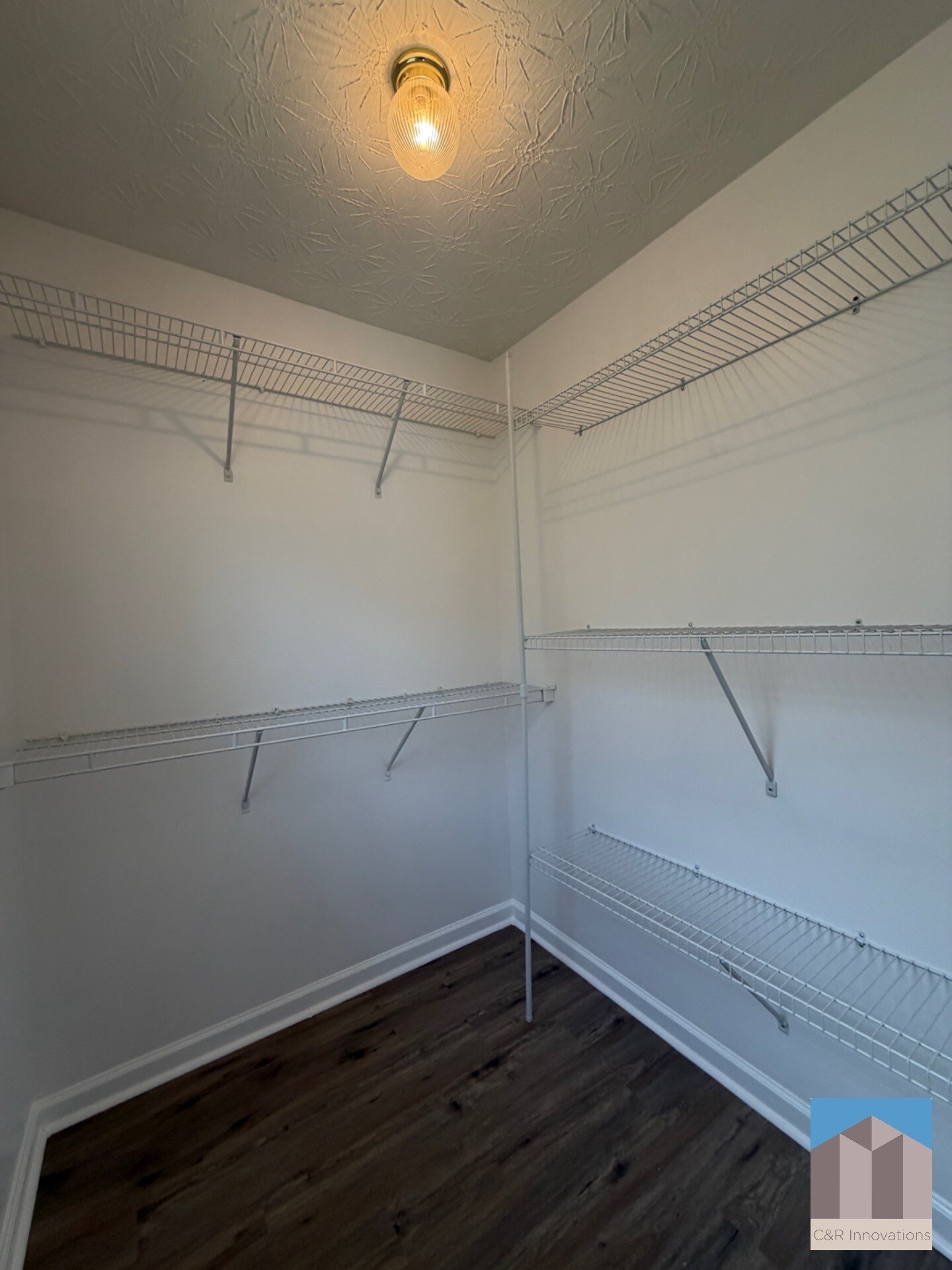 Building Photo - 644 Kenridge Dr