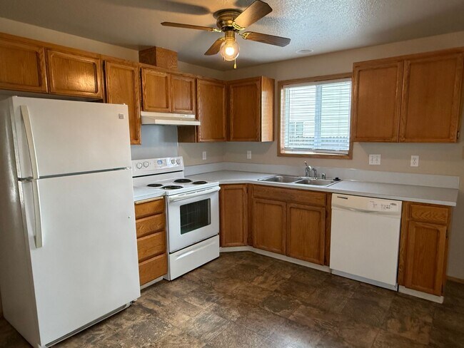 Building Photo - Woodland Ranch 3Bd/2Ba Home with Large Fully Fenced Yard - Easy Access to I-5