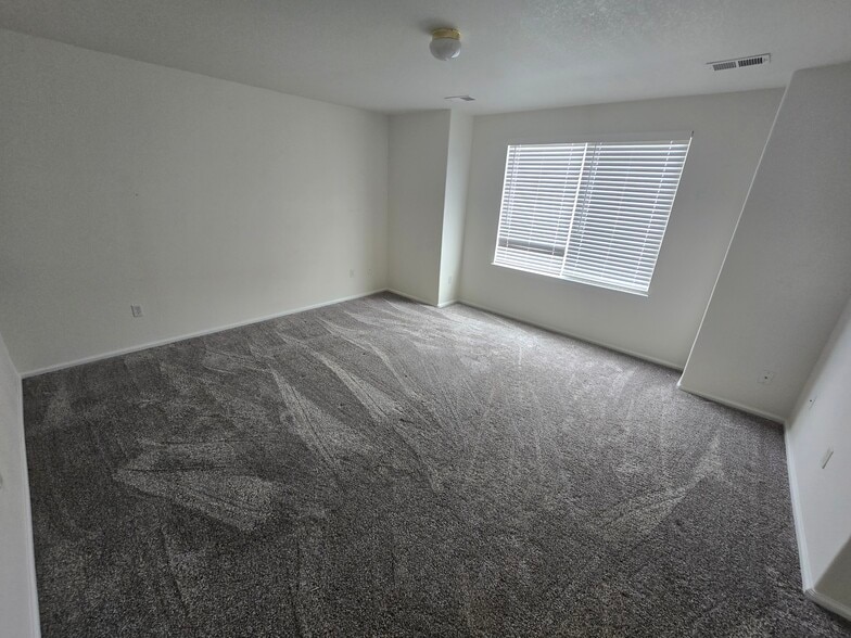 Building Photo - 19653 E 58th Dr