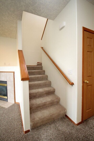 Building Photo - 22032 NE Chinook Way