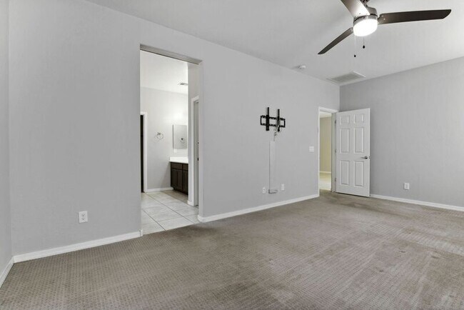 Building Photo - 7707 S 37th St