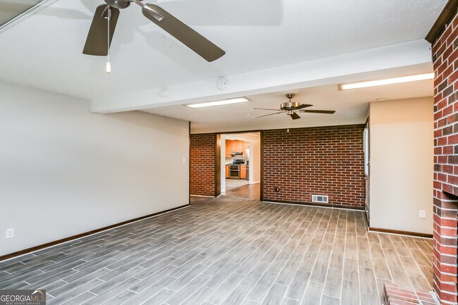 Building Photo - 2309 Stephens Cir