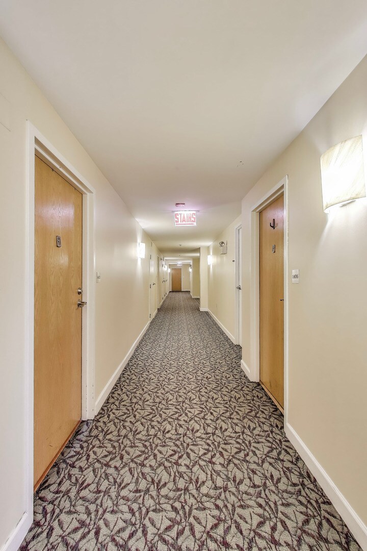 Building Photo - 5 E 14th Pl