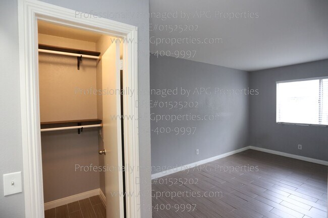 Building Photo - 125 W South St