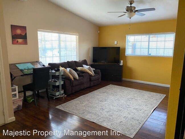 Building Photo - 3 br, 1 bath House - 6032 Cresenda Ave