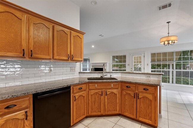 Building Photo - 7905 Henry Kinney Row