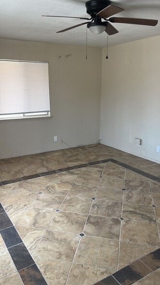 Master bedroom - 8700 Winchester Rd