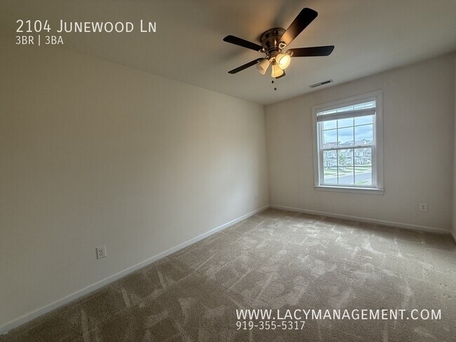 Building Photo - 2104 Junewood Ln