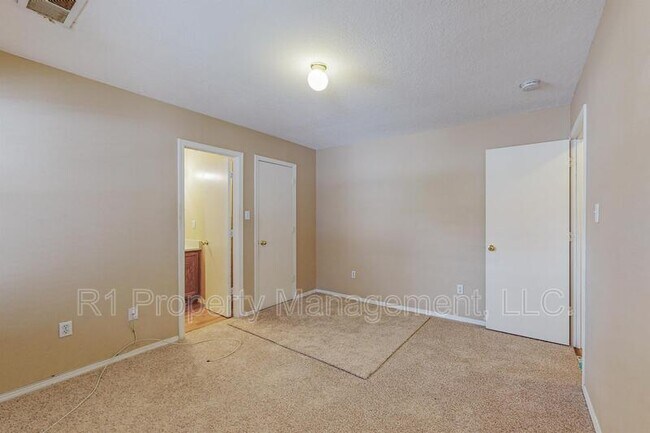 Building Photo - 10728 Hatch Dr NW