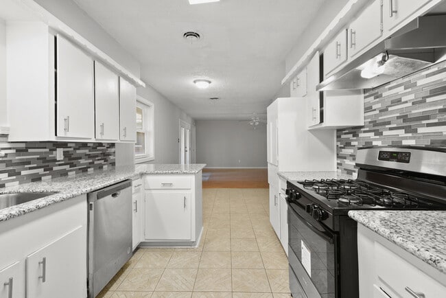 Building Photo - 1510 Narcille St