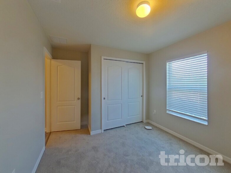 Building Photo - 2244 Gladiolus Ln
