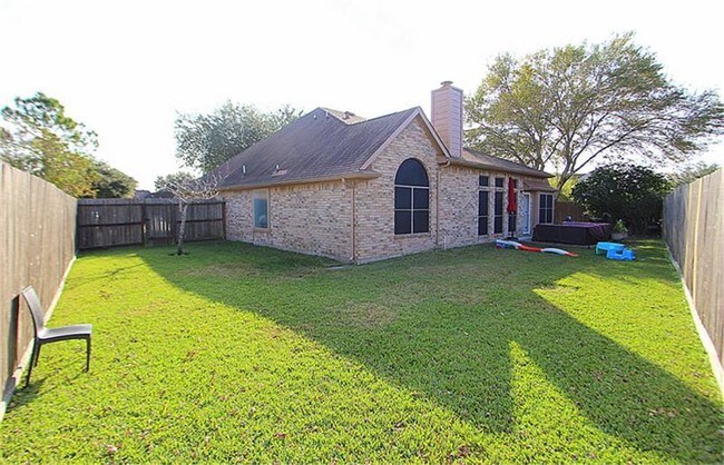 Building Photo - 3204 Kyle Ct