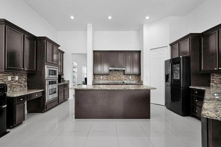 Building Photo - 2952 NW 84th Ter