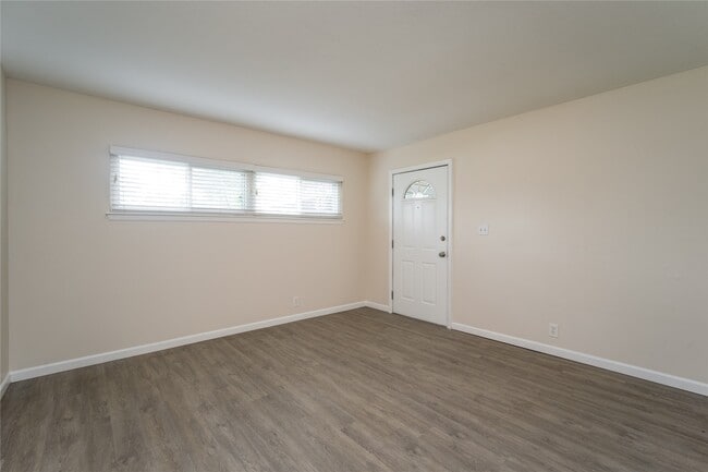 Building Photo - 3106 Maysel St