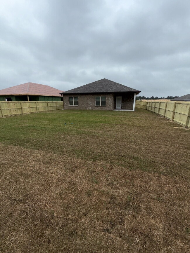 Building Photo - 31697 Lyon Rd
