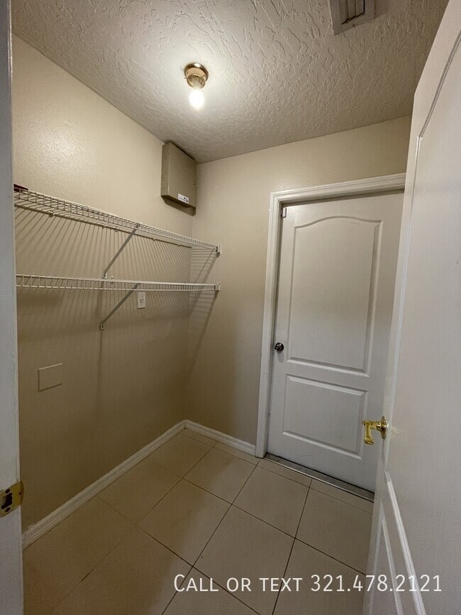 Building Photo - 611 Americana Blvd NE