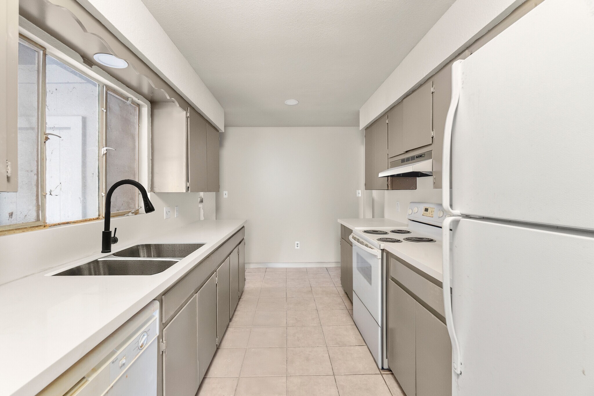 Building Photo - 1700 N 6th St