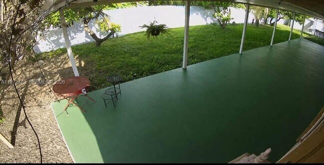 Building Photo - 718 SE 12th Ter