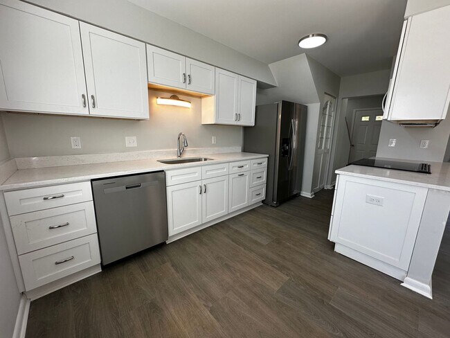 Building Photo - Weaverville Rental