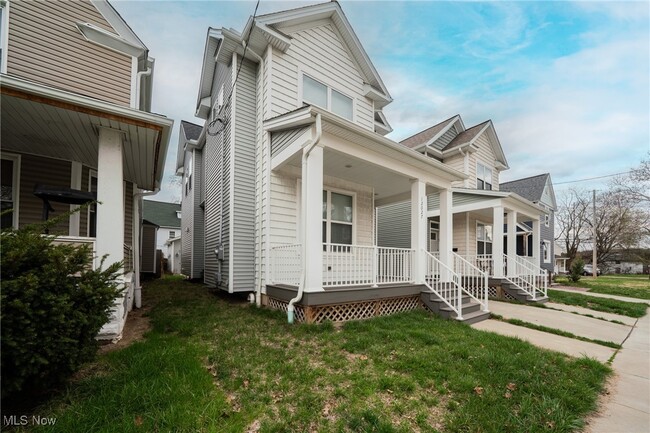 Building Photo - 12027 Wade Park Ave