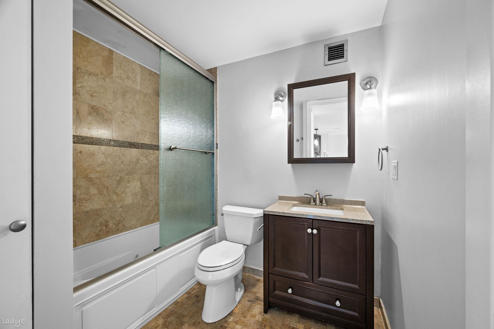 Building Photo - 2020 N Lincoln Park W