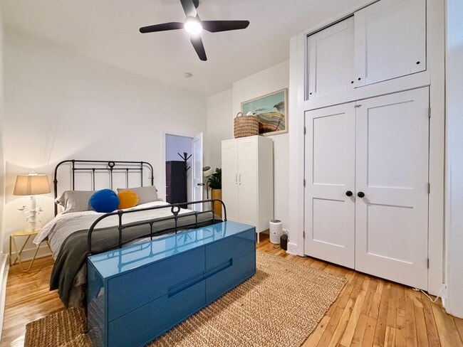 Building Photo - 820 Grand St