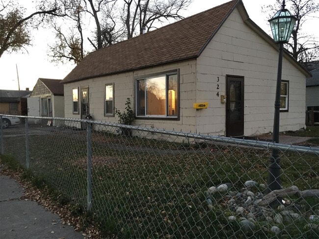 Building Photo - 324 S 26th St