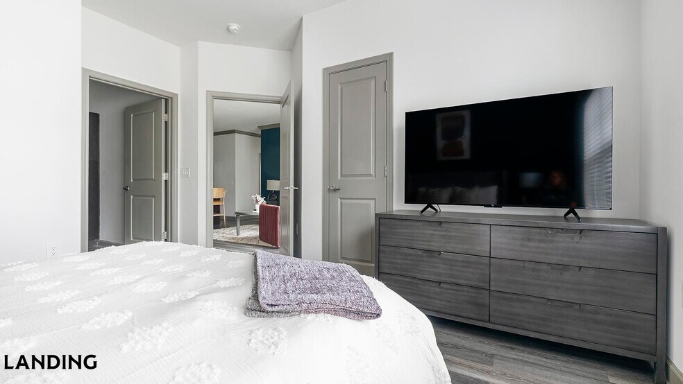 Building Photo - 11010 Northlake Landing Dr