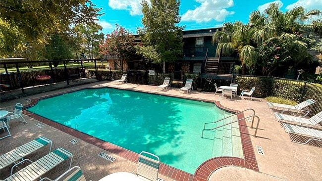 Building Photo - 8935 Gaylord Dr