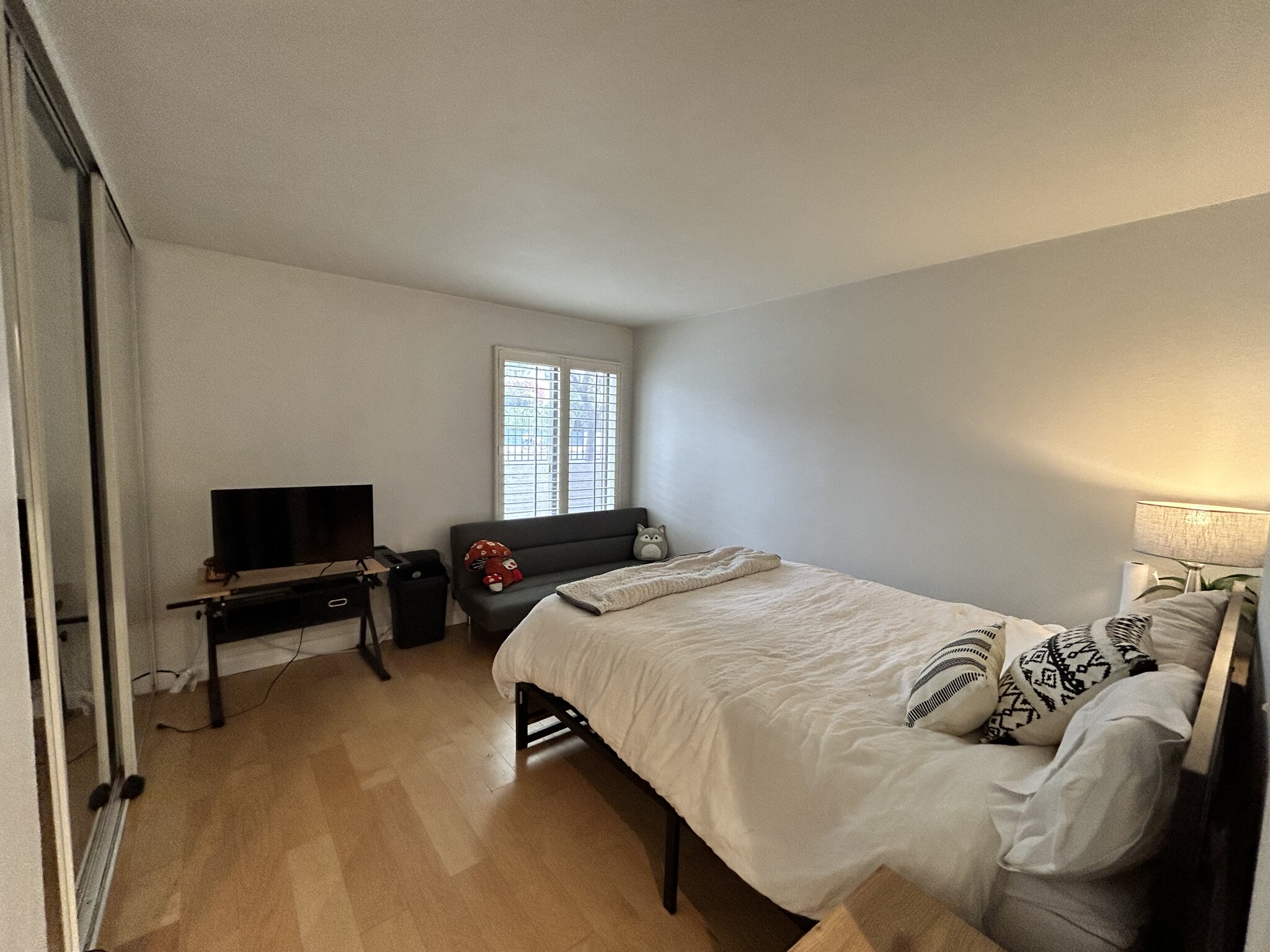 Building Photo - 1125 Pico Blvd