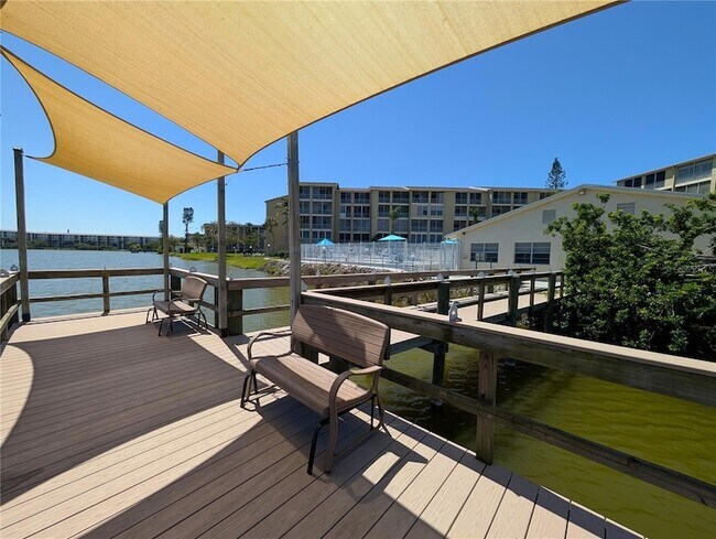 Building Photo - 3668 Lake Bayshore Dr
