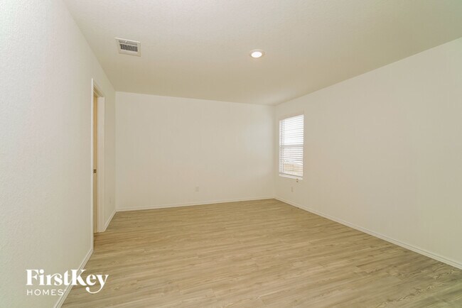 Building Photo - 13022 Rosemary Cove
