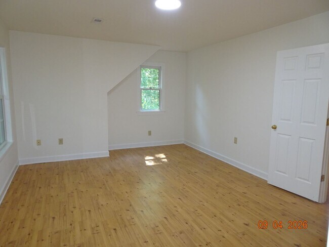 Building Photo - 1350 Jamestown Rd