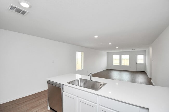 Building Photo - 1611 Windrose Bnd