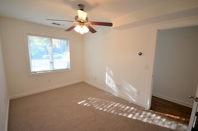 Building Photo - 142 Moreland Ave SE