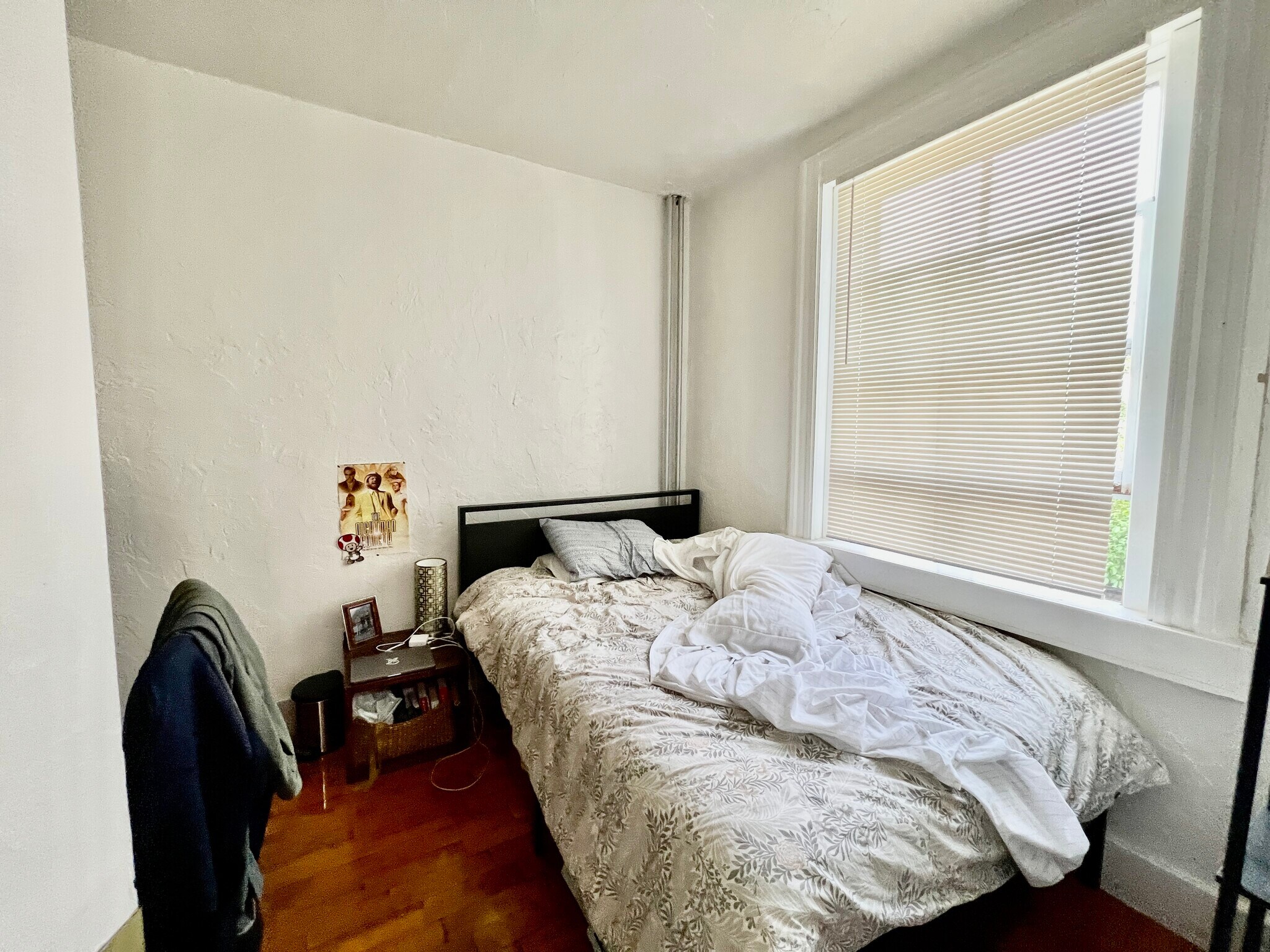 Building Photo - 4 Adella Pl