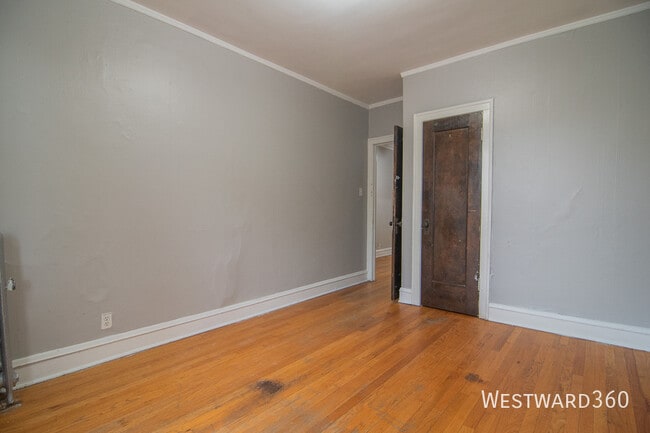 Building Photo - 6036 N Hermitage-2