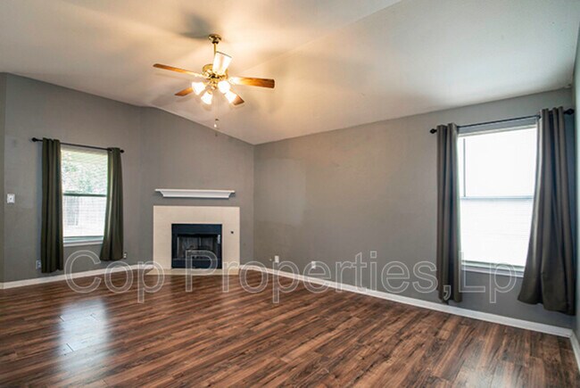 Building Photo - 8510 Trumpet Cir