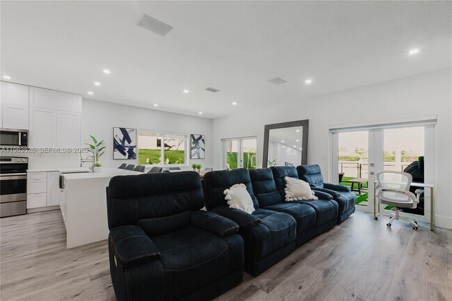 Building Photo - 12735 SW 49th Ct