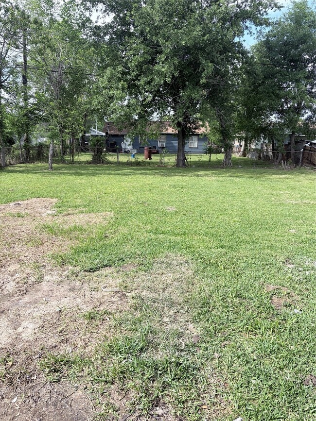 Building Photo - 8837 Oak Knoll Ln