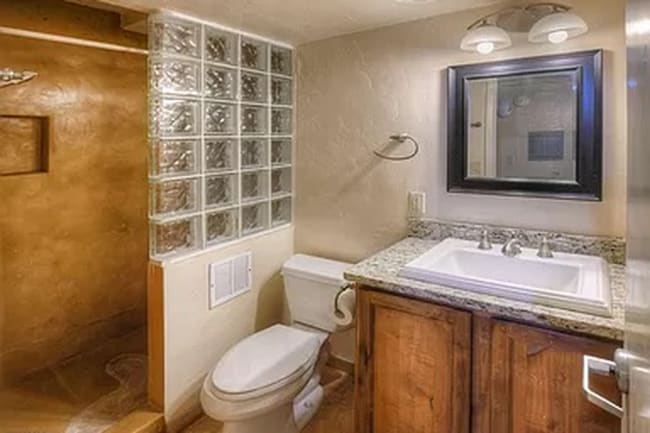 Building Photo - Cherry55-206