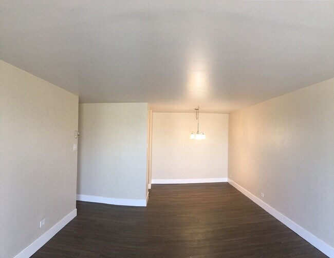 Building Photo - 4800 E Hale Pkwy