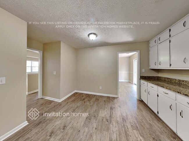 Building Photo - 2260 Rockwell Dr