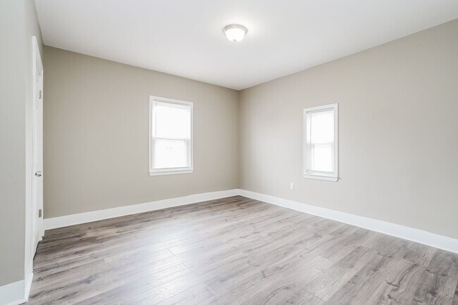 Building Photo - 761-763 Seymour Ave