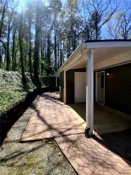 Building Photo - 4067 Coopers Hill Dr SE