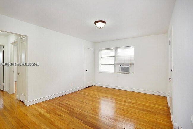 Building Photo - 27 Phoenetia Ave